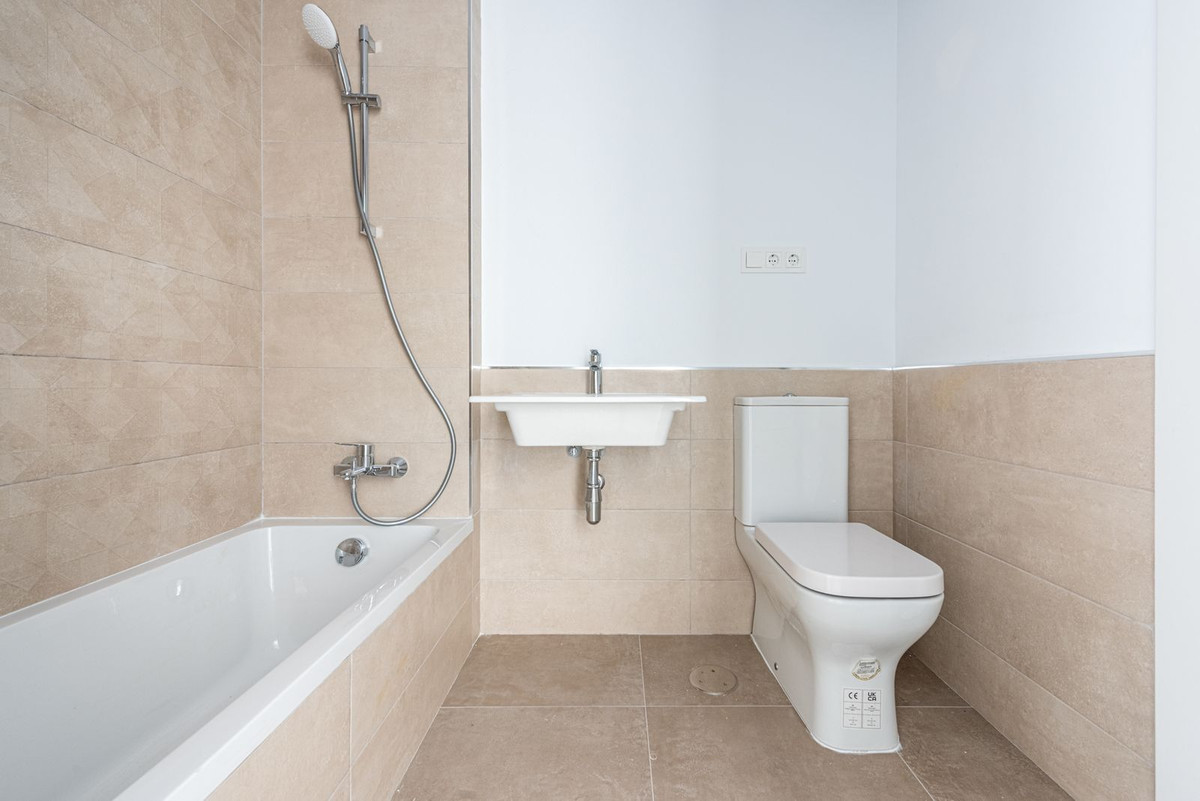 2 Bed Apartment for sale in Estepona Costa Del Sol, Málaga, Spain
