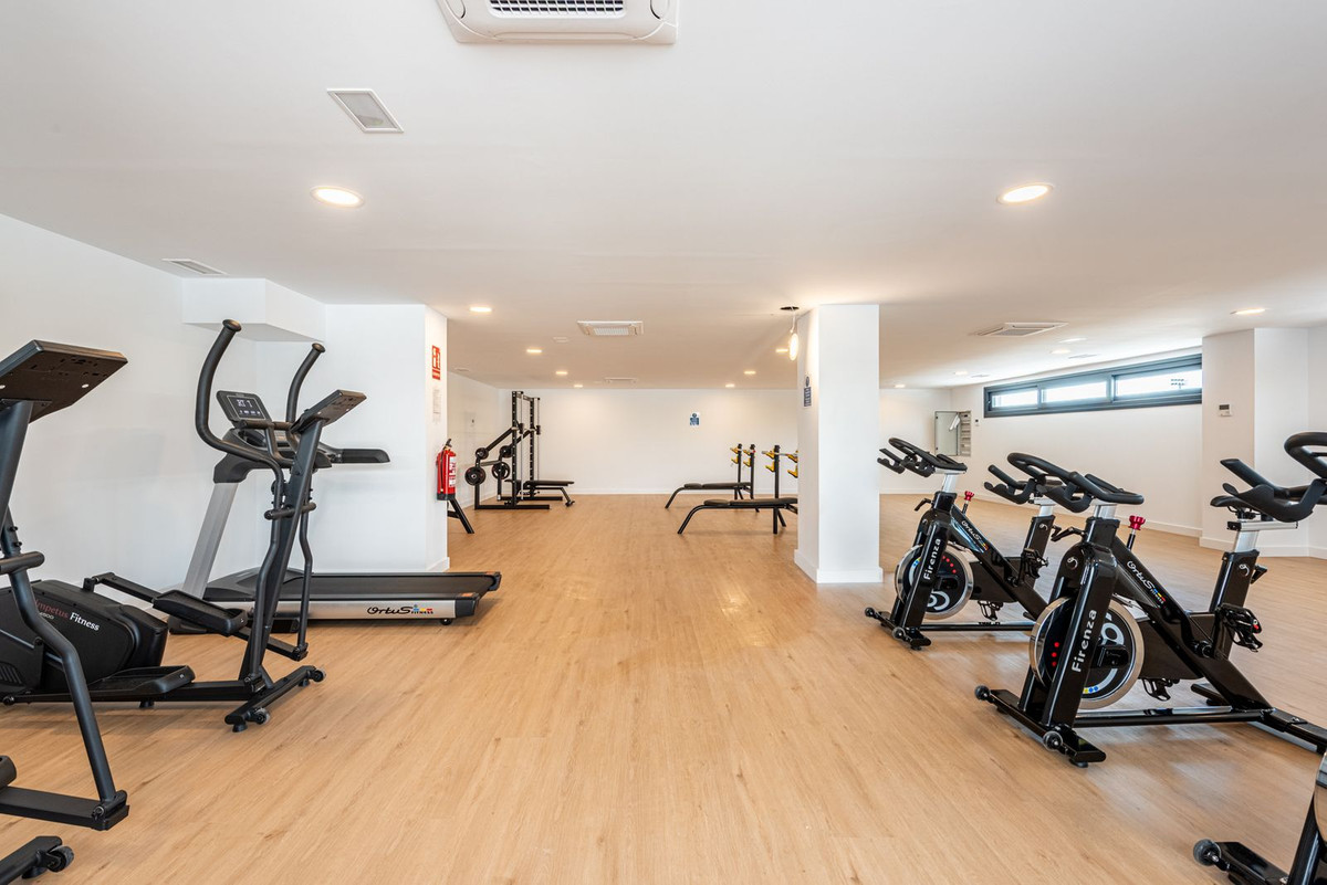 2 Bed Apartment for sale in Estepona Costa Del Sol, Málaga, Spain