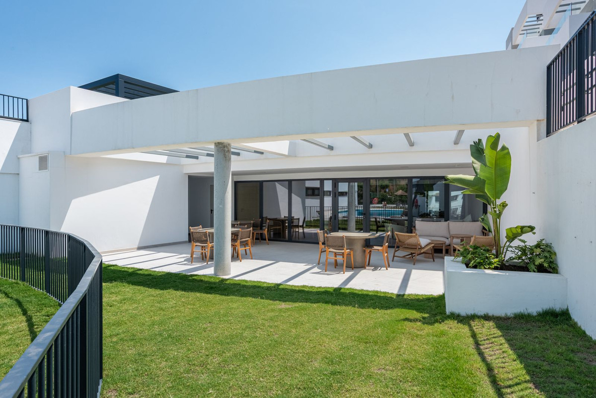 2 Bed Apartment for sale in Estepona Costa Del Sol, Málaga, Spain