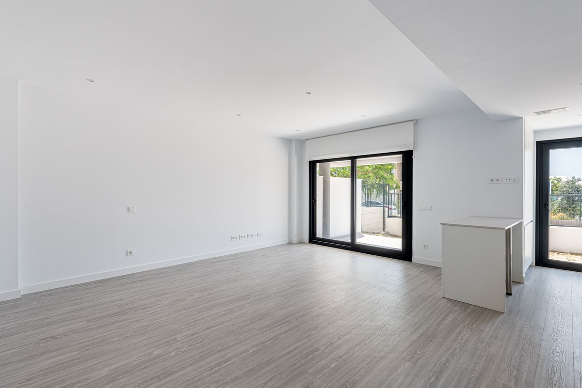 2 Bed Apartment for sale in Estepona Costa Del Sol, Málaga, Spain