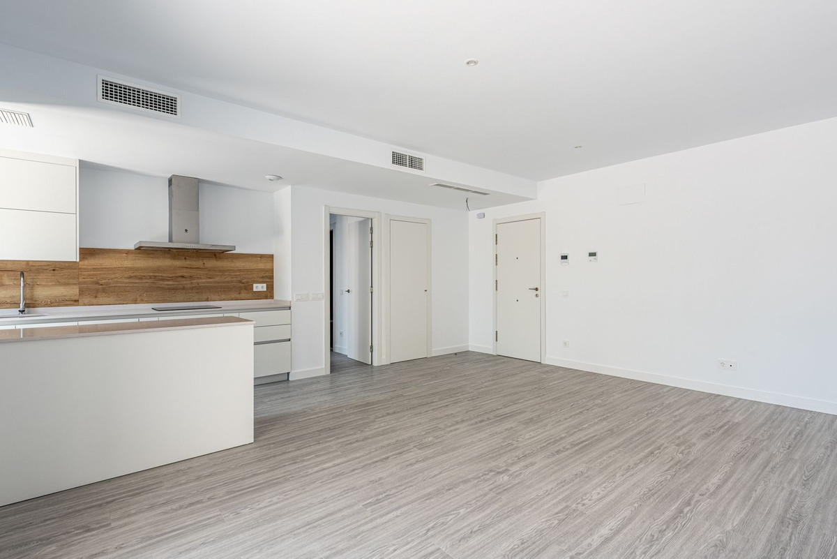 2 Bed Apartment for sale in Estepona Costa Del Sol, Málaga, Spain