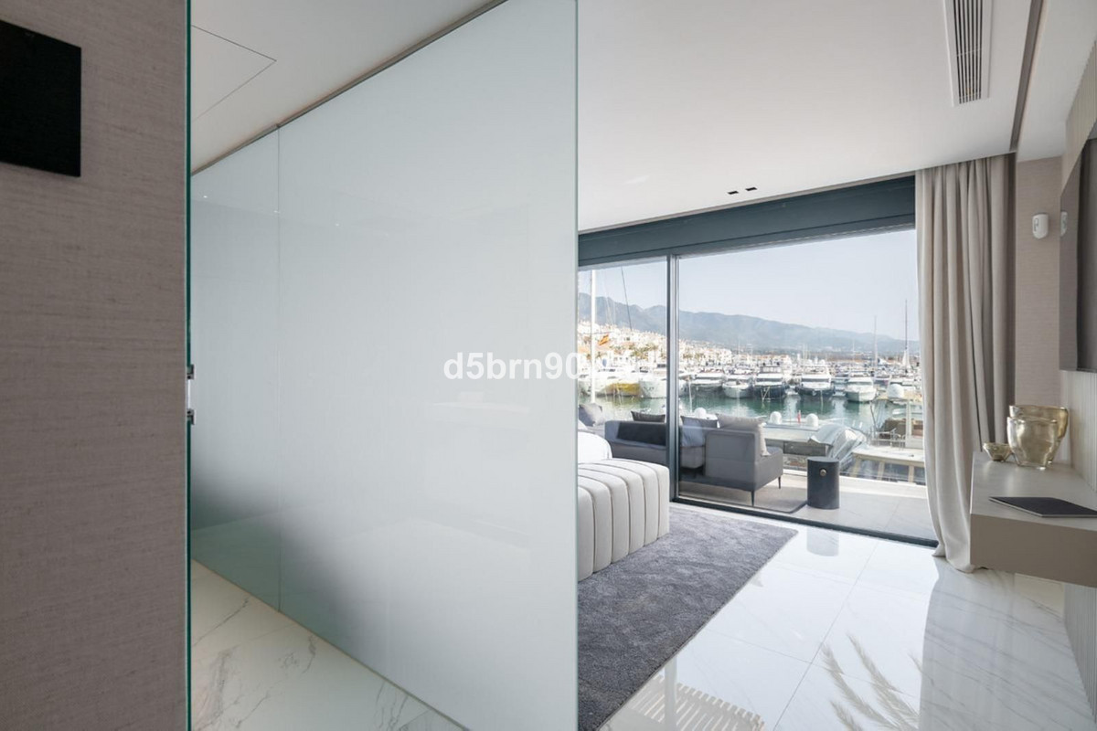 Se vende Apartamento Planta Media de 3 dormitorios en Costa Del Sol, Málaga, España