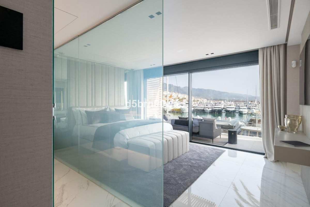Se vende Apartamento Planta Media de 3 dormitorios en Costa Del Sol, Málaga, España
