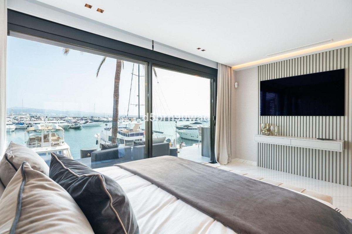 Se vende Apartamento Planta Media de 3 dormitorios en Costa Del Sol, Málaga, España