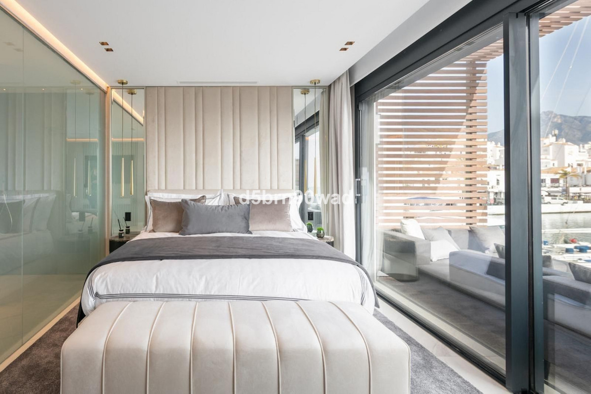 Se vende Apartamento Planta Media de 3 dormitorios en Costa Del Sol, Málaga, España
