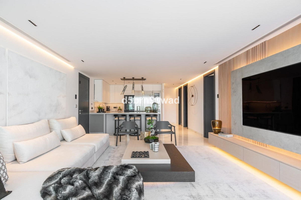 Se vende Apartamento Planta Media de 3 dormitorios en Costa Del Sol, Málaga, España