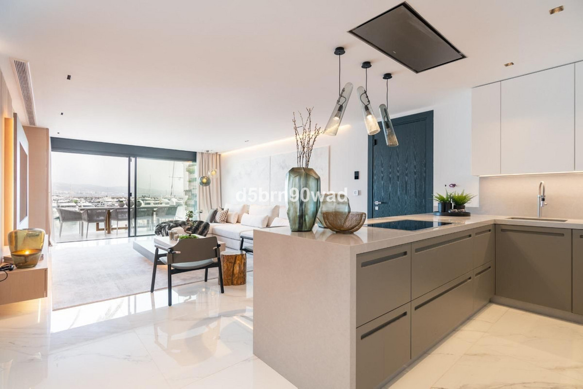 Se vende Apartamento Planta Media de 3 dormitorios en Costa Del Sol, Málaga, España