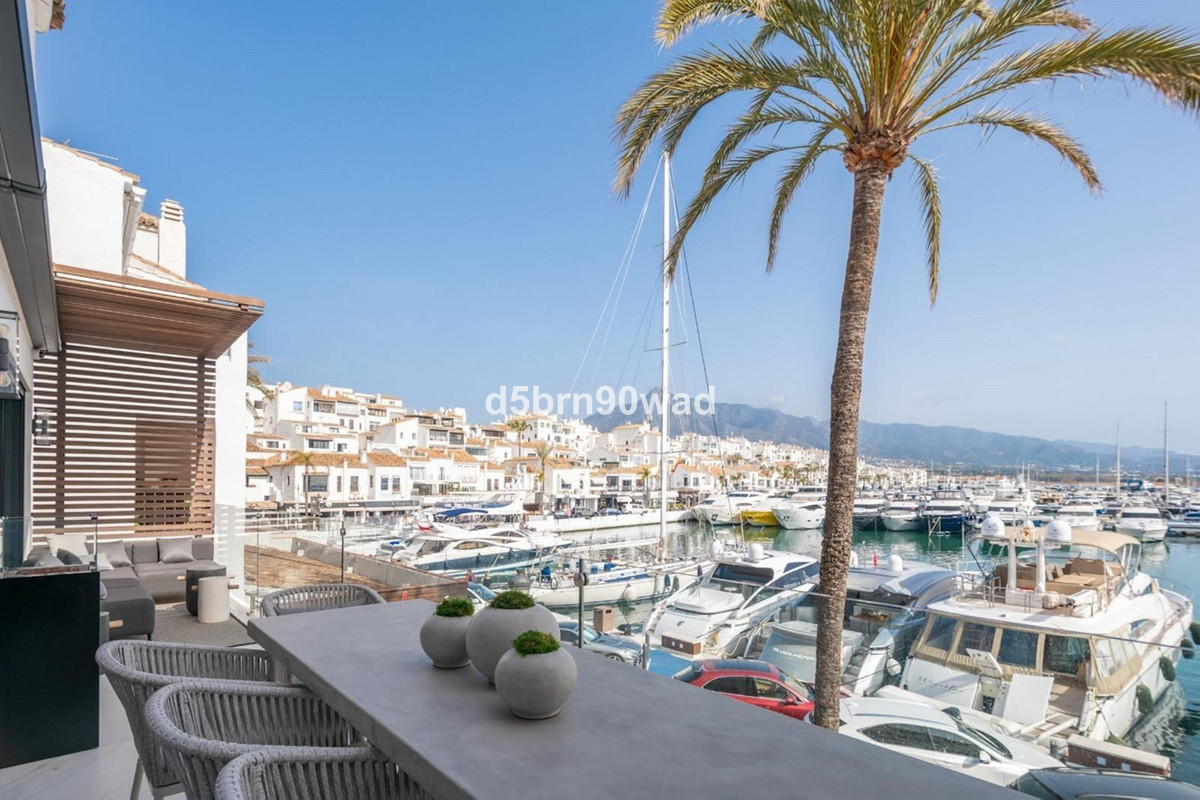 Se vende Apartamento Planta Media de 3 dormitorios en Costa Del Sol, Málaga, España