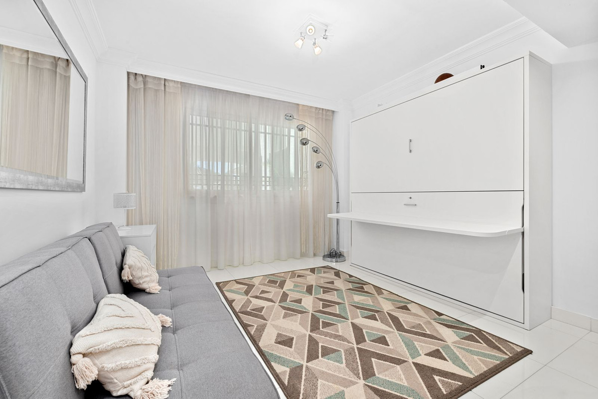 4 Bed Apartment for sale in Marbella Costa Del Sol, Málaga, Spain