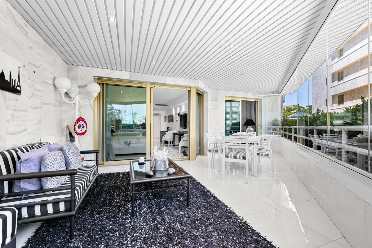 4 Bed Apartment for sale in Marbella Costa Del Sol, Málaga, Spain
