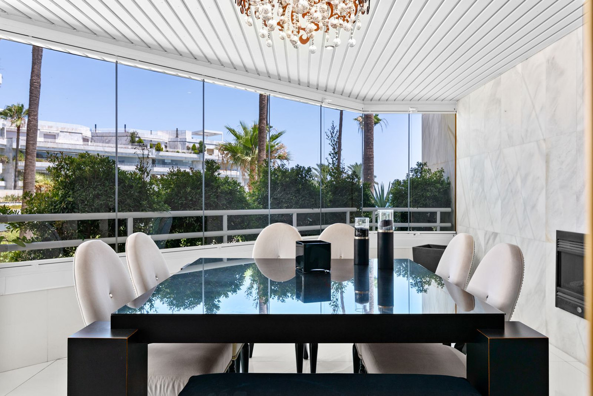 4 Bed Apartment for sale in Marbella Costa Del Sol, Málaga, Spain