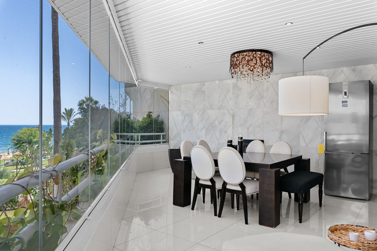 4 Bed Apartment for sale in Marbella Costa Del Sol, Málaga, Spain