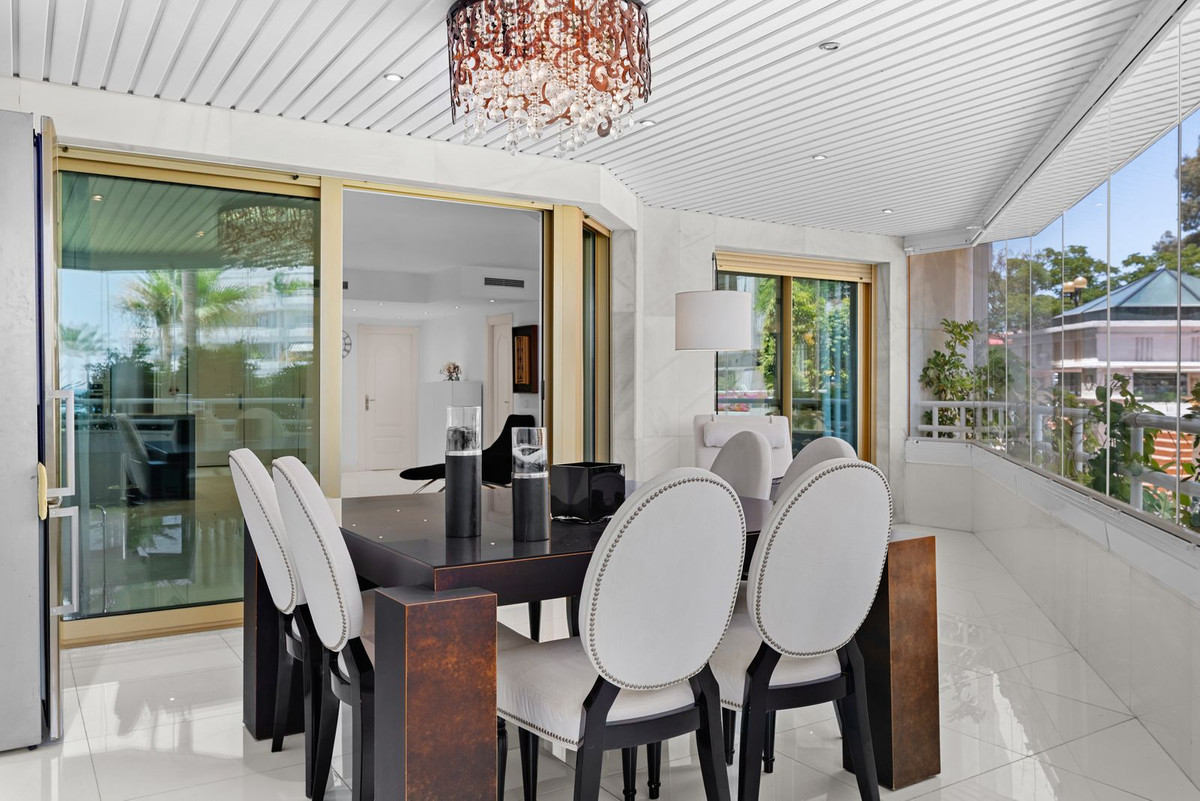 4 Bed Apartment for sale in Marbella Costa Del Sol, Málaga, Spain