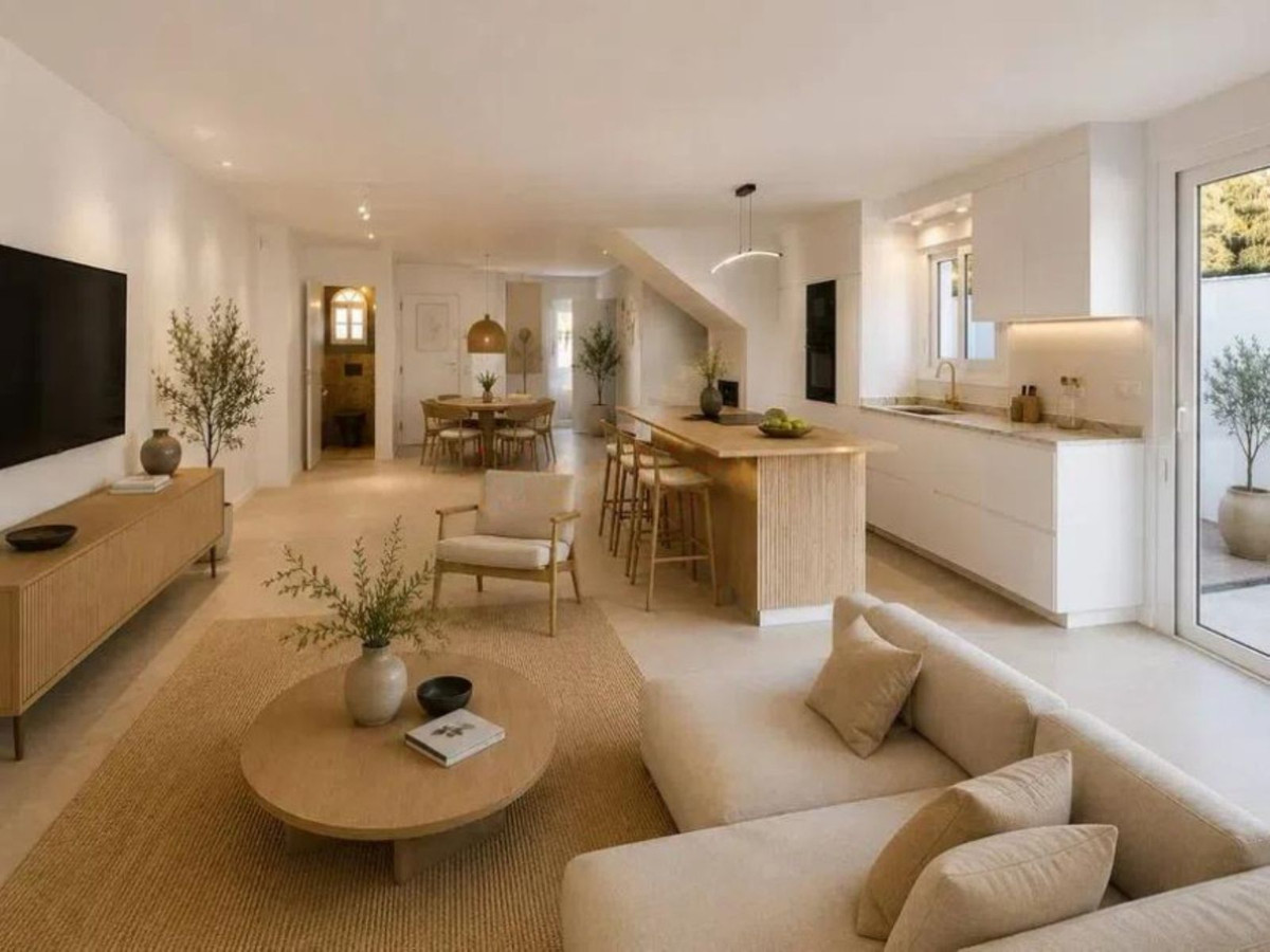 4 Bed Townhouse for sale in Marbella Costa Del Sol, Málaga, Spain