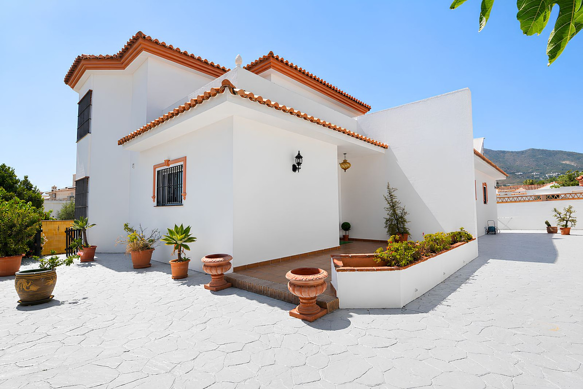 4 Bed Townhouse for sale in Mijas Costa Del Sol, Málaga, Spain