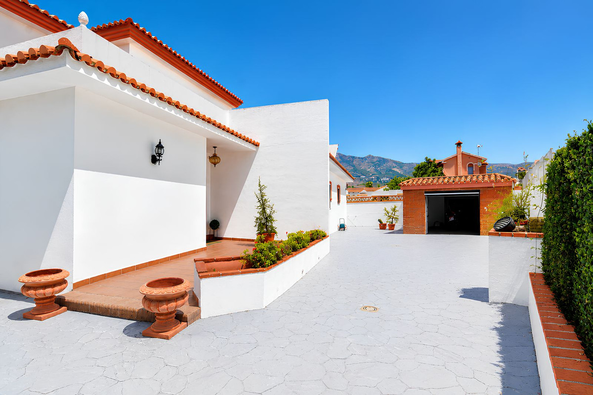 4 Bed Townhouse for sale in Mijas Costa Del Sol, Málaga, Spain