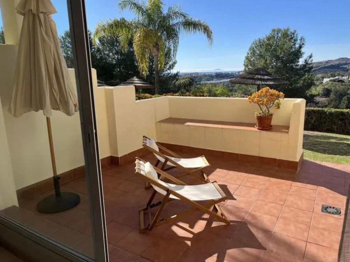 2 Bed Apartment for sale in Benahavís Costa Del Sol, Málaga, Spain