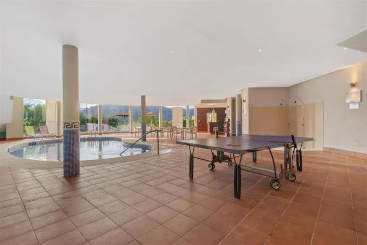 2 Bed Apartment for sale in Benahavís Costa Del Sol, Málaga, Spain