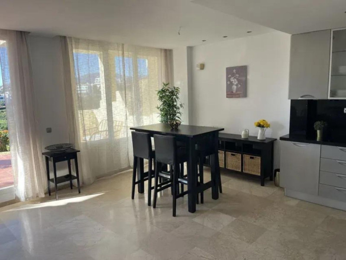 2 Bed Apartment for sale in Benahavís Costa Del Sol, Málaga, Spain