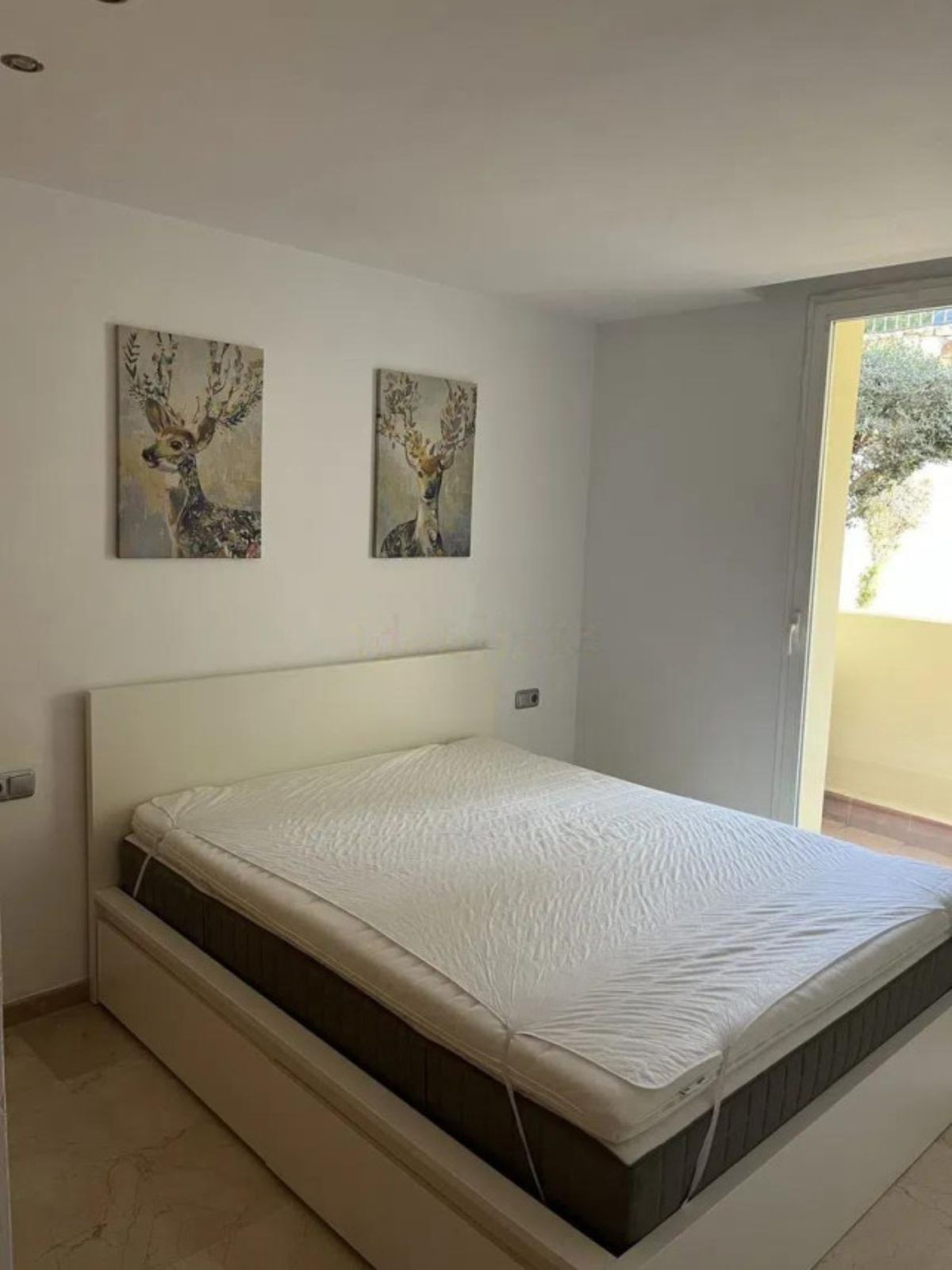 2 Bed Apartment for sale in Benahavís Costa Del Sol, Málaga, Spain