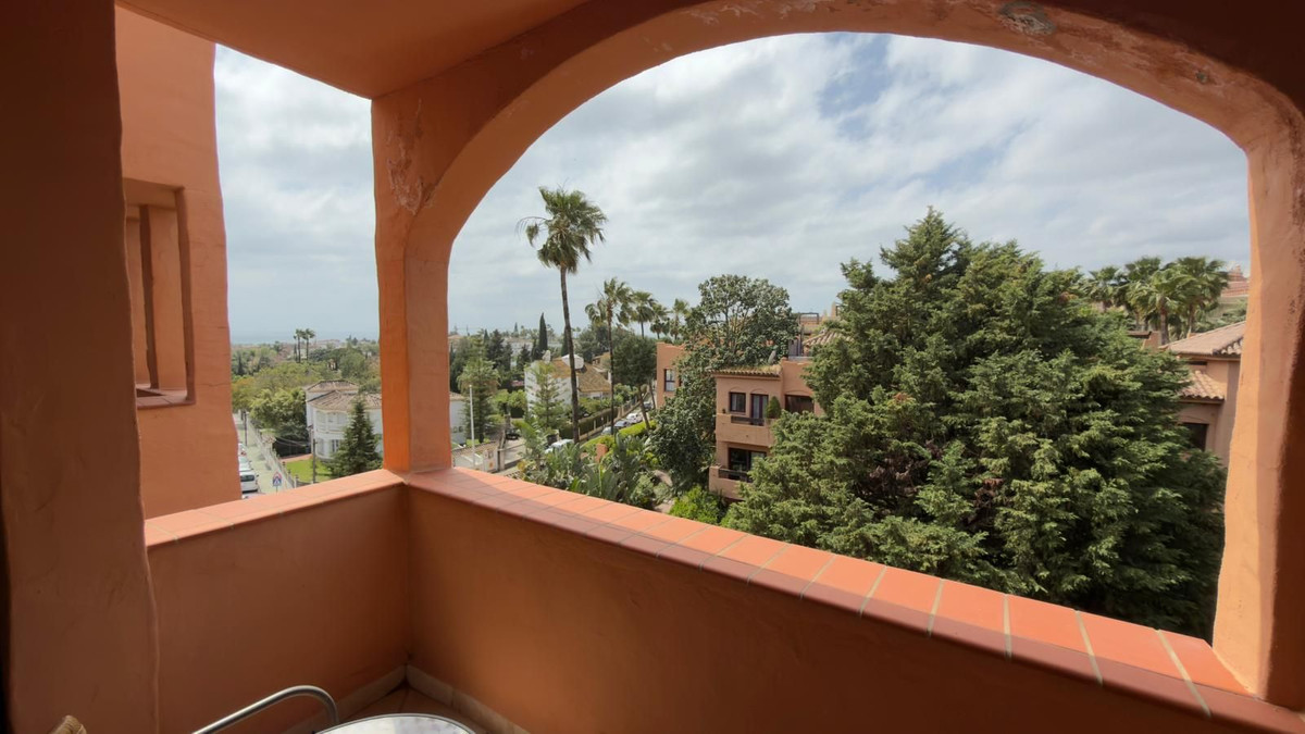 1 Bed Apartment for sale in Benahavís Costa Del Sol, Málaga, Spain