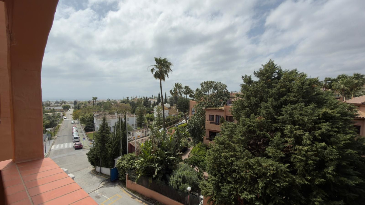 1 Bed Apartment for sale in Benahavís Costa Del Sol, Málaga, Spain
