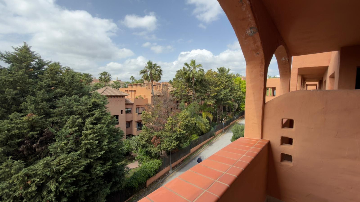 1 Bed Apartment for sale in Benahavís Costa Del Sol, Málaga, Spain