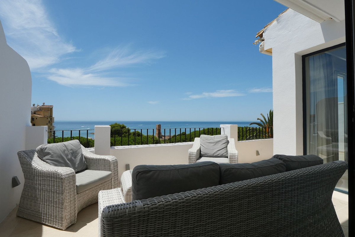 2 Bed Apartment for sale in Puerto De Cabopino Costa Del Sol, Málaga, Spain