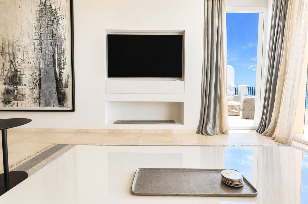 2 Bed Apartment for sale in Puerto De Cabopino Costa Del Sol, Málaga, Spain