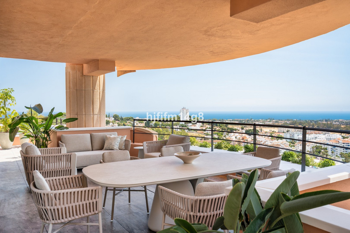 3 Bed Apartment for sale in Nueva Andalucía Costa Del Sol, Málaga, Spain