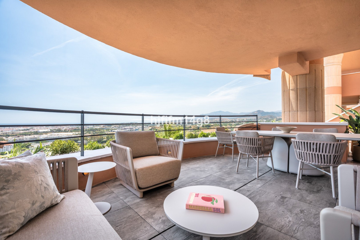 3 Bed Apartment for sale in Nueva Andalucía Costa Del Sol, Málaga, Spain