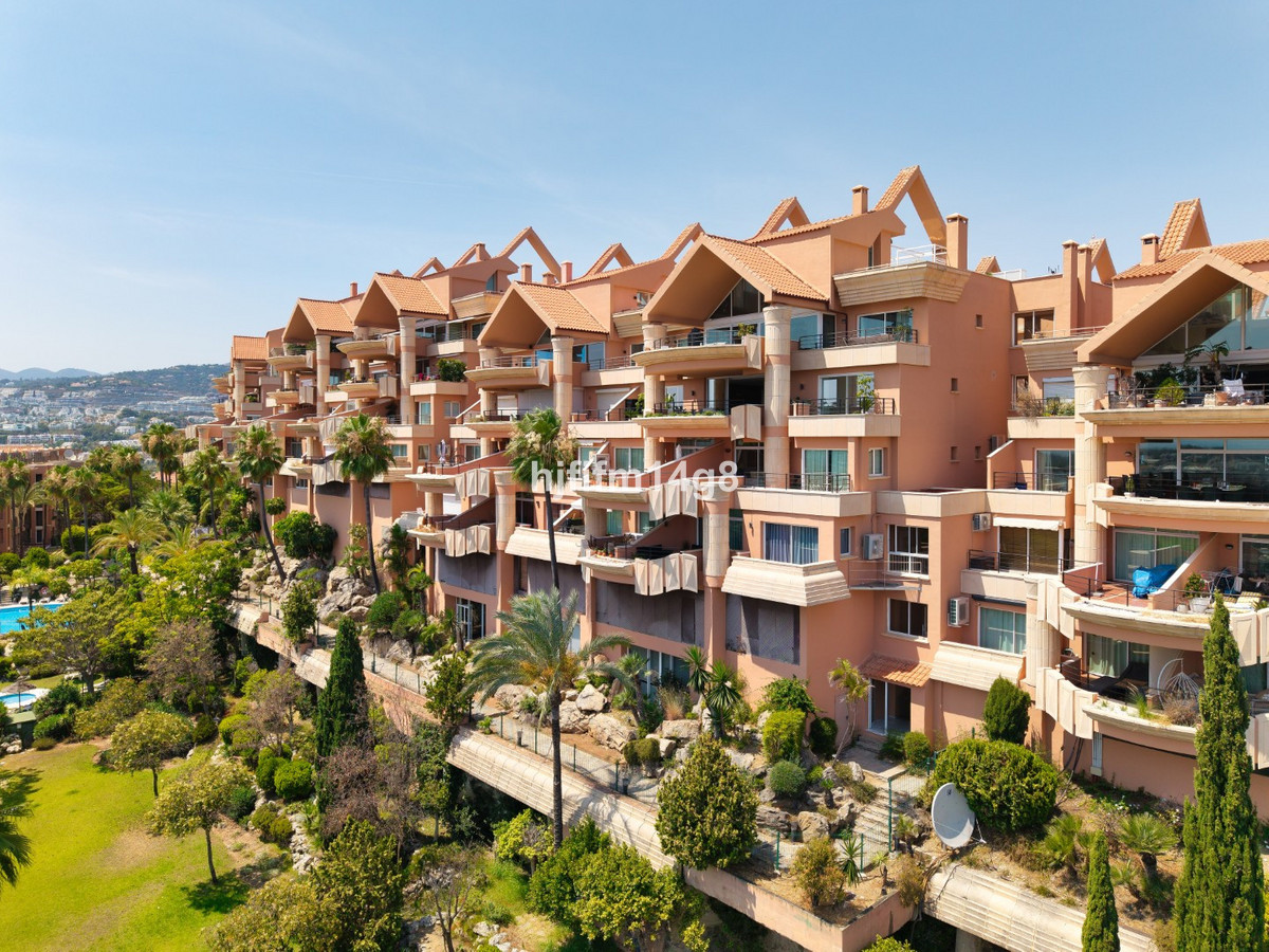 3 Bed Apartment for sale in Nueva Andalucía Costa Del Sol, Málaga, Spain