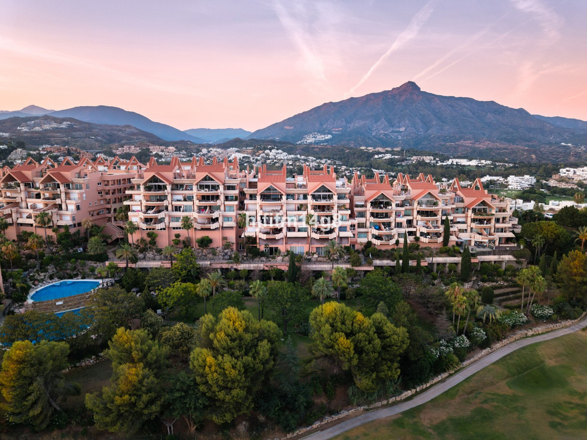 3 Bed Apartment for sale in Nueva Andalucía Costa Del Sol, Málaga, Spain