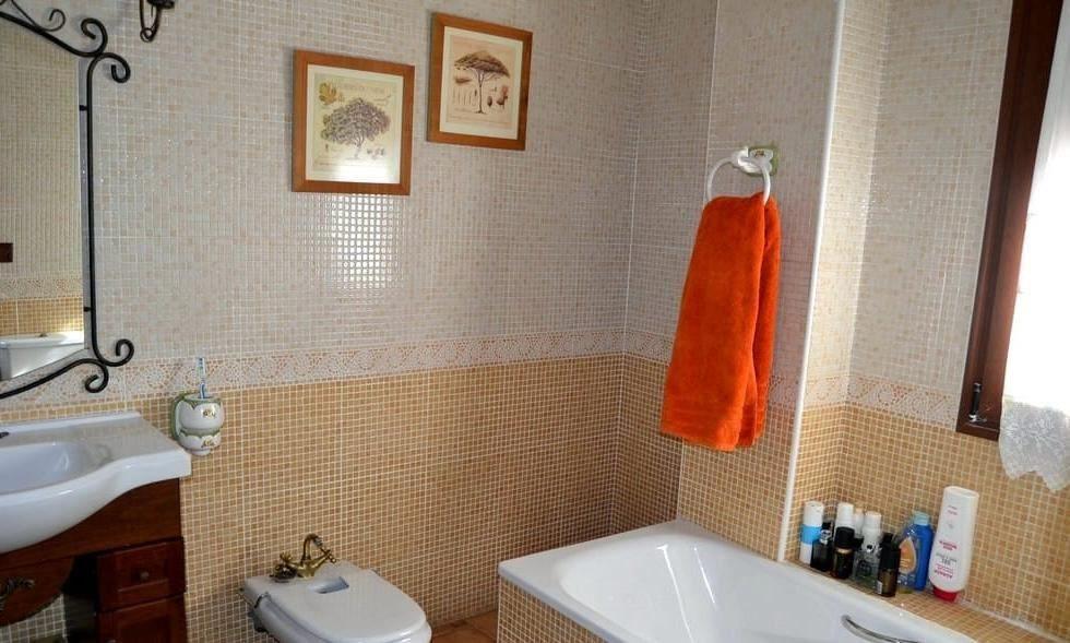 Se vende Villa - Chalet de 4 dormitorios en Costa Blanca, Alicante, España