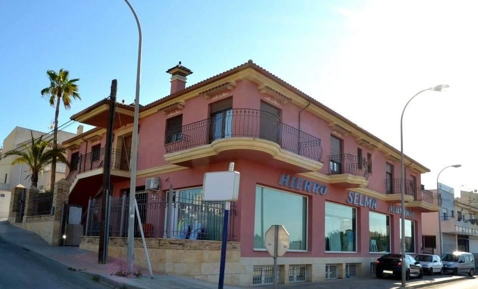 Se vende Villa - Chalet de 4 dormitorios en Costa Blanca, Alicante, España