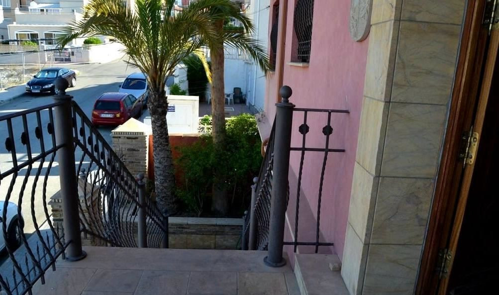 Se vende Villa - Chalet de 4 dormitorios en Costa Blanca, Alicante, España