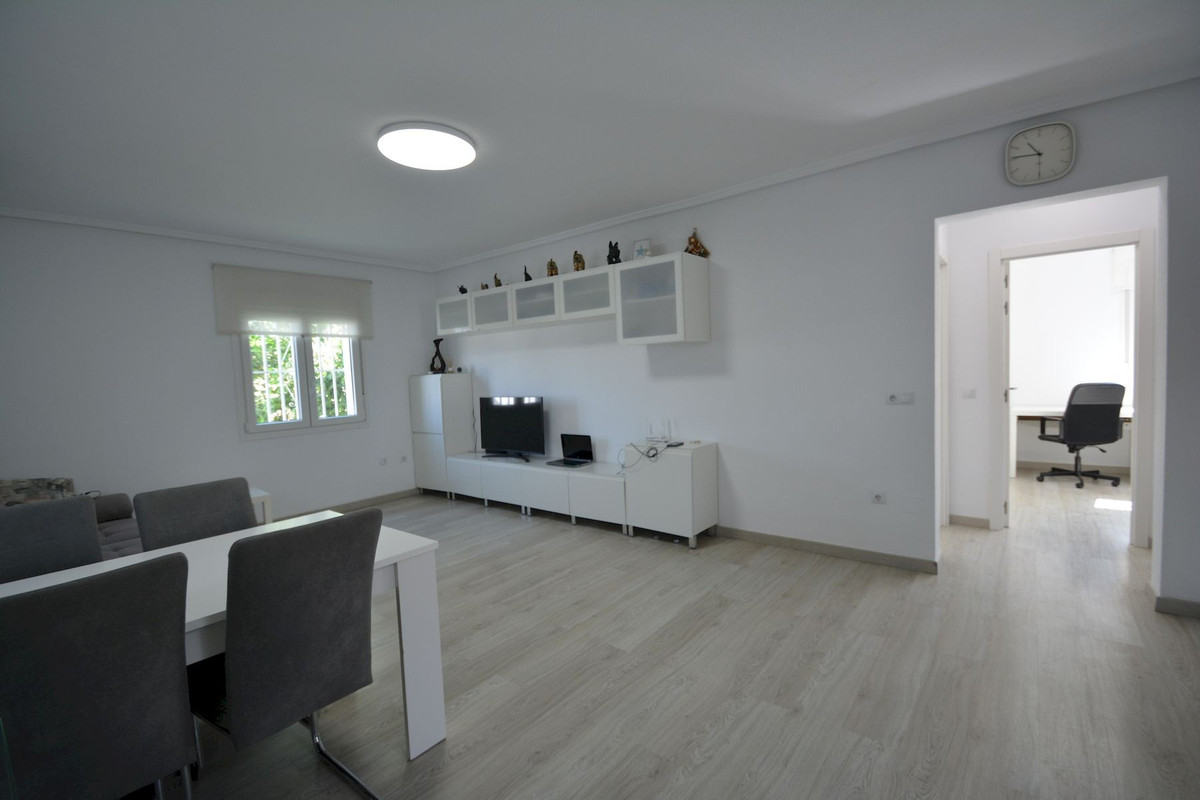 Se vende Villa - Chalet de 4 dormitorios en Costa Blanca, Alicante, España