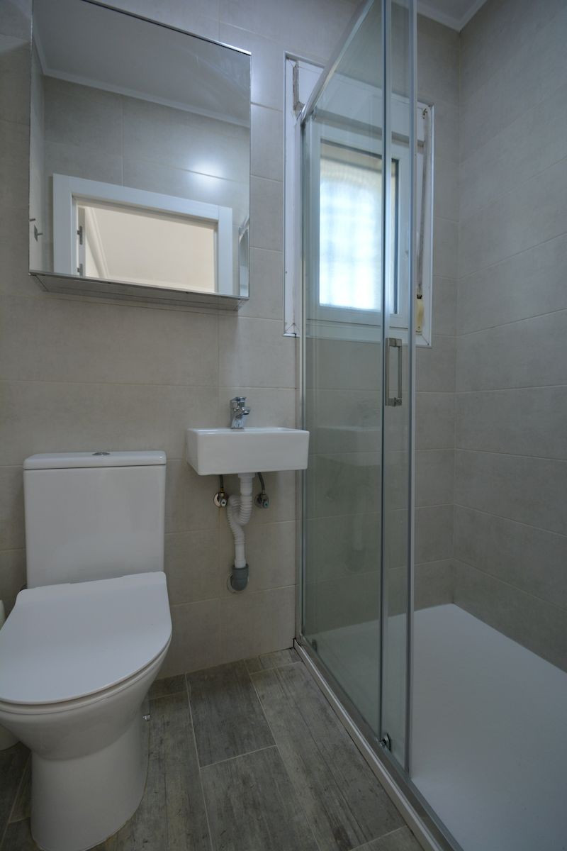 Se vende Villa - Chalet de 4 dormitorios en Costa Blanca, Alicante, España