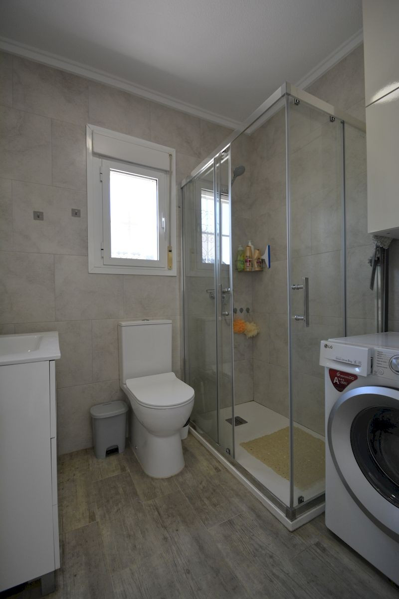 Se vende Villa - Chalet de 4 dormitorios en Costa Blanca, Alicante, España