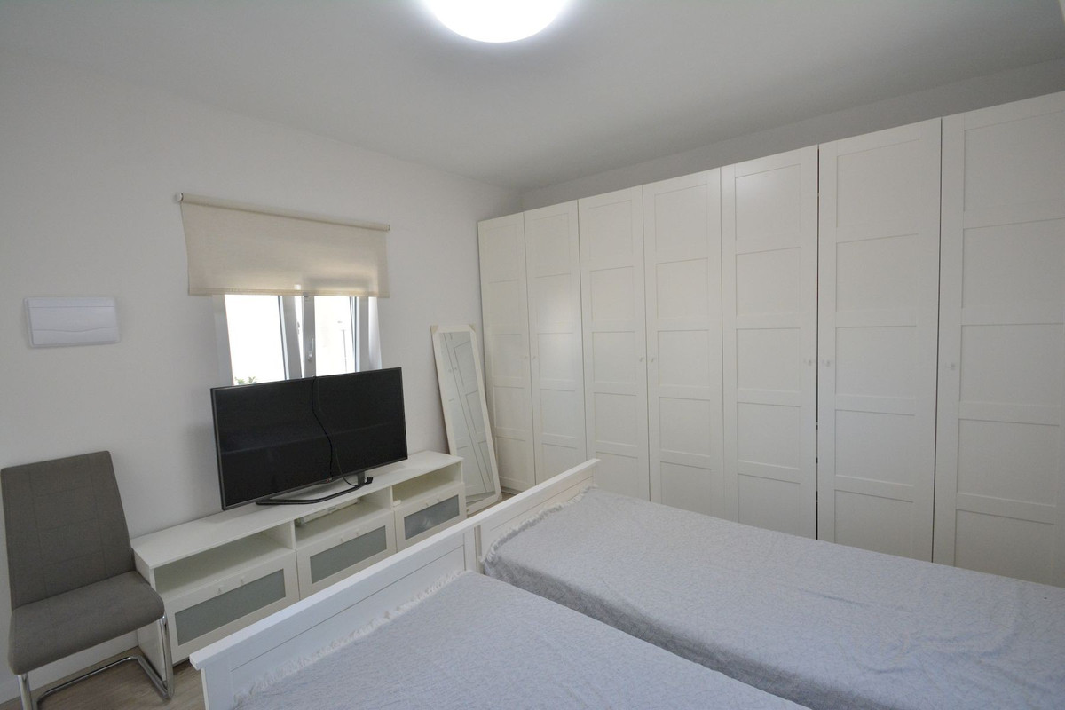 Se vende Villa - Chalet de 4 dormitorios en Costa Blanca, Alicante, España