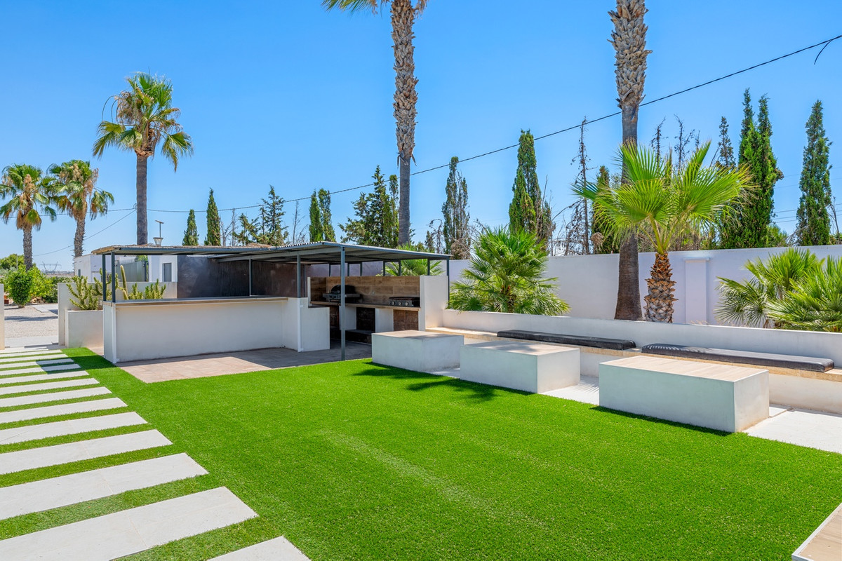 8 Bed Townhouse for sale in Los Montesinos Costa Blanca, Alicante, Spain