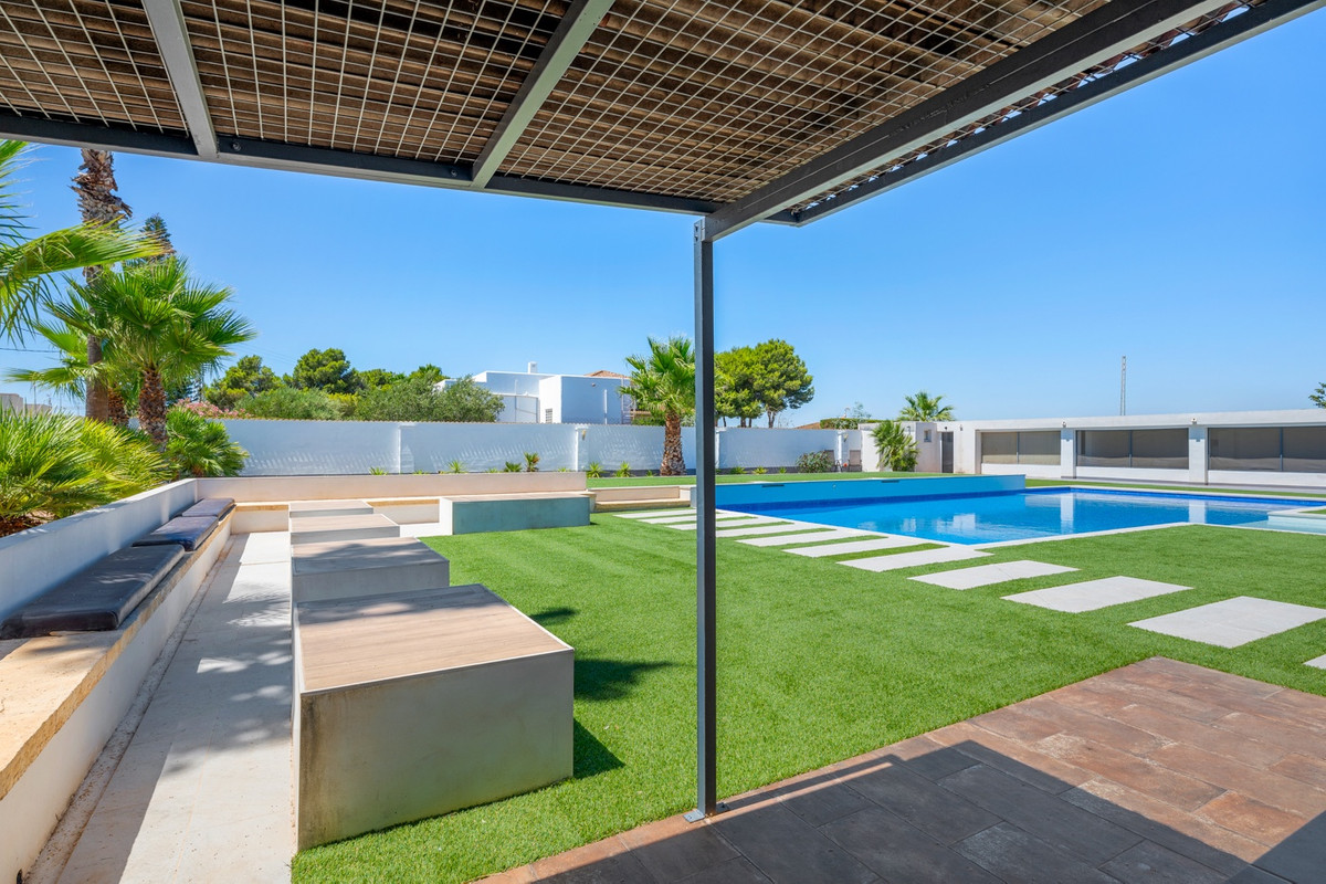 8 Bed Townhouse for sale in Los Montesinos Costa Blanca, Alicante, Spain