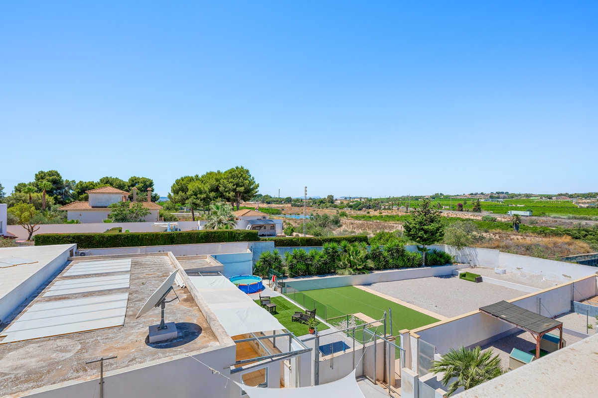 8 Bed Townhouse for sale in Los Montesinos Costa Blanca, Alicante, Spain