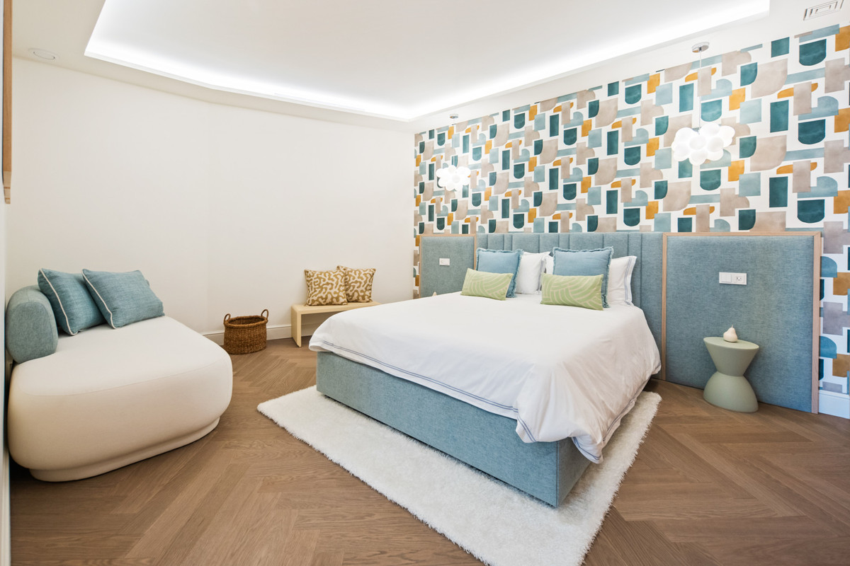 5 Bed Apartment for sale in Nueva Andalucía Costa Del Sol, Málaga, Spain