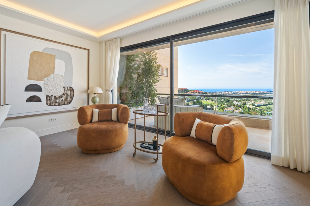 5 Bed Apartment for sale in Nueva Andalucía Costa Del Sol, Málaga, Spain