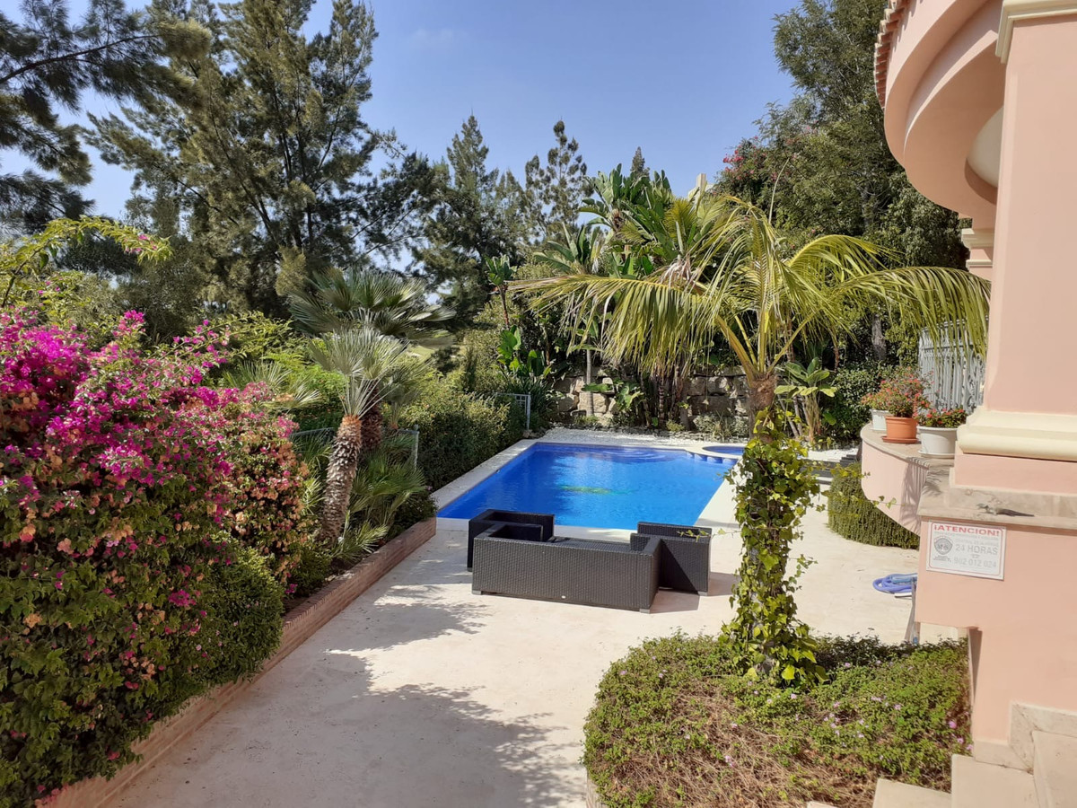 Se vende Villa - Chalet de 4 dormitorios en Costa Del Sol, Málaga, España