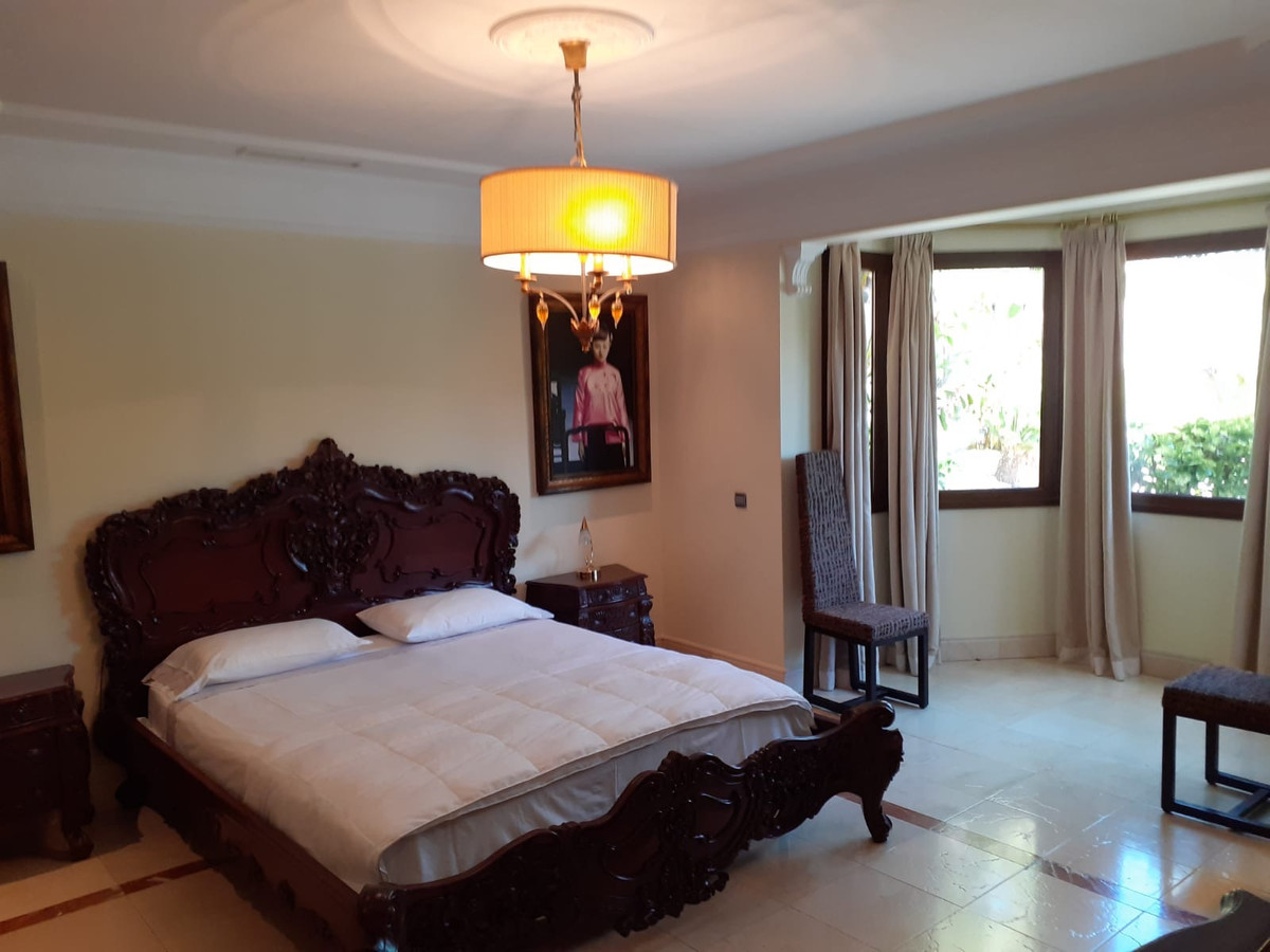 Se vende Villa - Chalet de 4 dormitorios en Costa Del Sol, Málaga, España