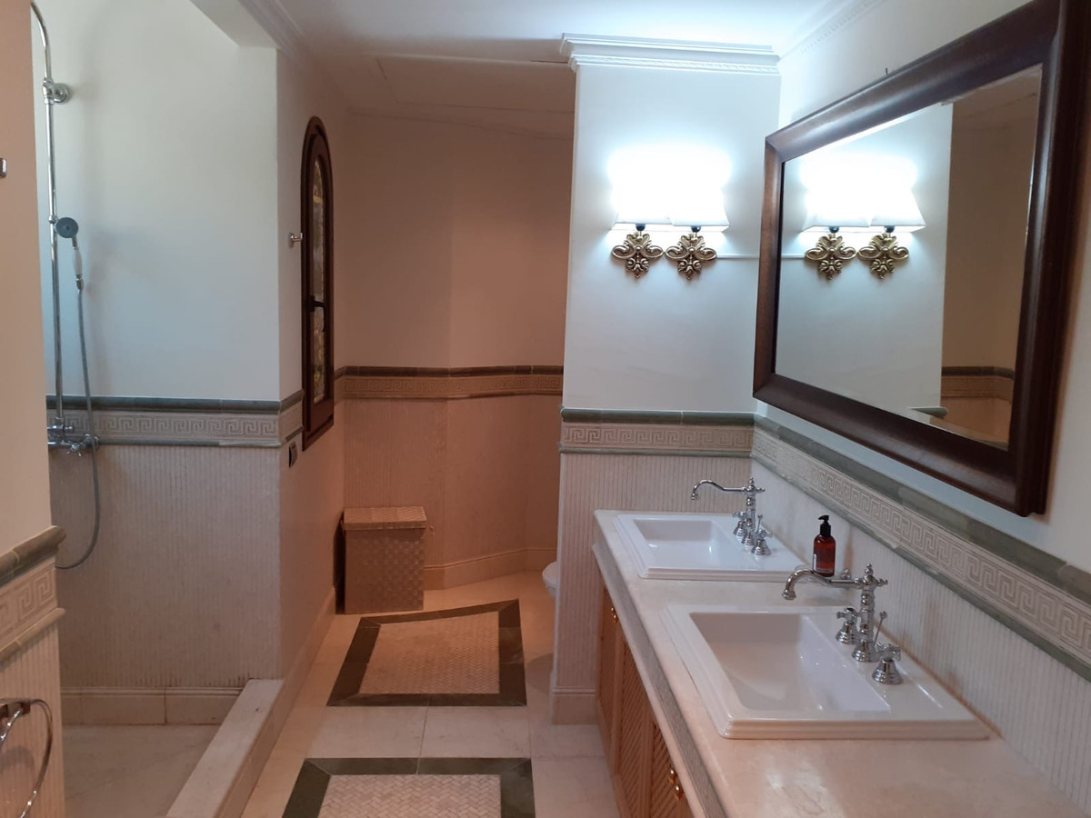 Se vende Villa - Chalet de 4 dormitorios en Costa Del Sol, Málaga, España