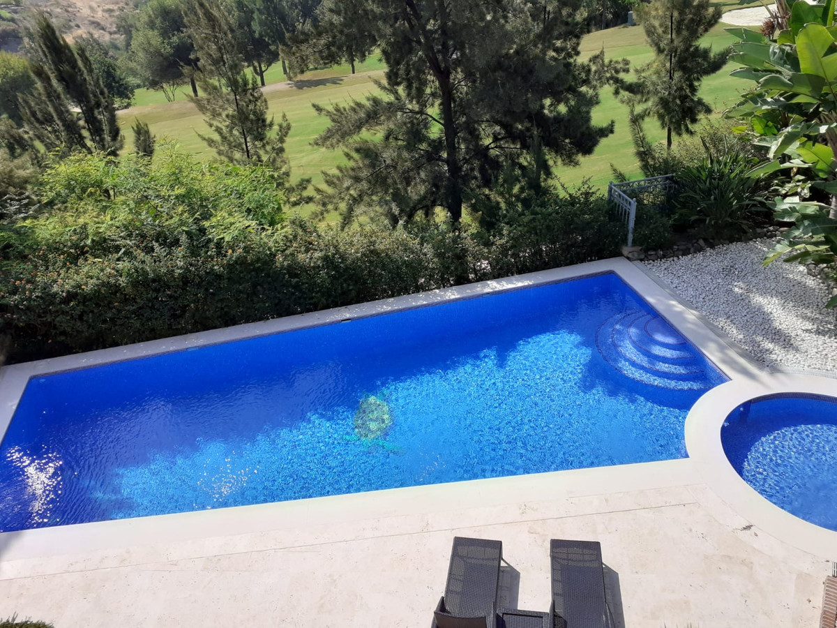 Se vende Villa - Chalet de 4 dormitorios en Costa Del Sol, Málaga, España