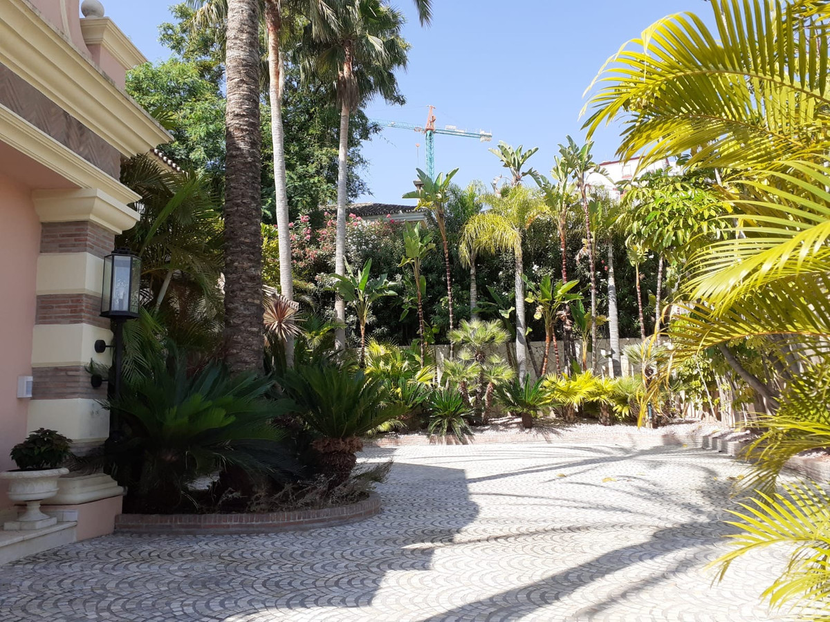 Se vende Villa - Chalet de 4 dormitorios en Costa Del Sol, Málaga, España